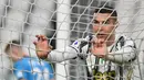 Cristiano Ronaldo. Striker Timnas Portugal ini telah mencetak 57 hattrick dengan rincian: 3 untuk Juventus,  44 untuk Real Madrid, 1 untuk Manchester United dan 9 untuk Timnas Portugal. (AFP/Isabella Bonotto)