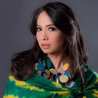 Verita Evelyn merasa tak bisa jauh dari anaknya terlalu lama. Ingin mengurus ketiga anaknya, menjadi alasan mengapa ia vakum dari dunia entertainment. (Foto: Dok. Pribadi)