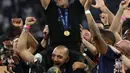 Untuk pertama kalinya, klub asal Paris tersebut berhasil mengangkat trofi paling bergengsi di kancah sepak bola antarklub Eropa. (FRANCK FIFE/AFP)