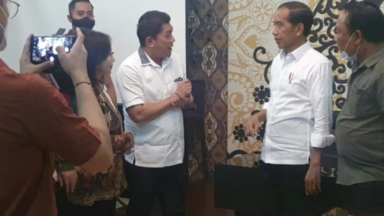Ketua umum Solmet Silfester Matutina saat bertemu Jokowi. (Istimewa)