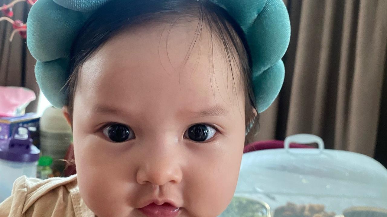 Potret Baby Launa Anak Sabrina Anggraini dan Belva Devara dengan Berbagai Gaya Rambut