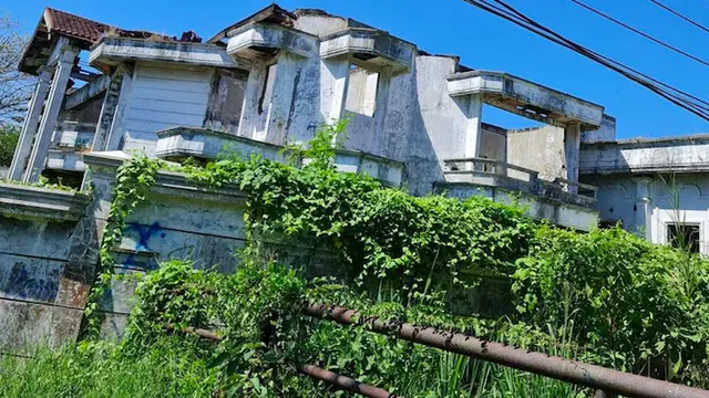 Rumah Hantu Darmo (Liputan6.com/Istimewa)