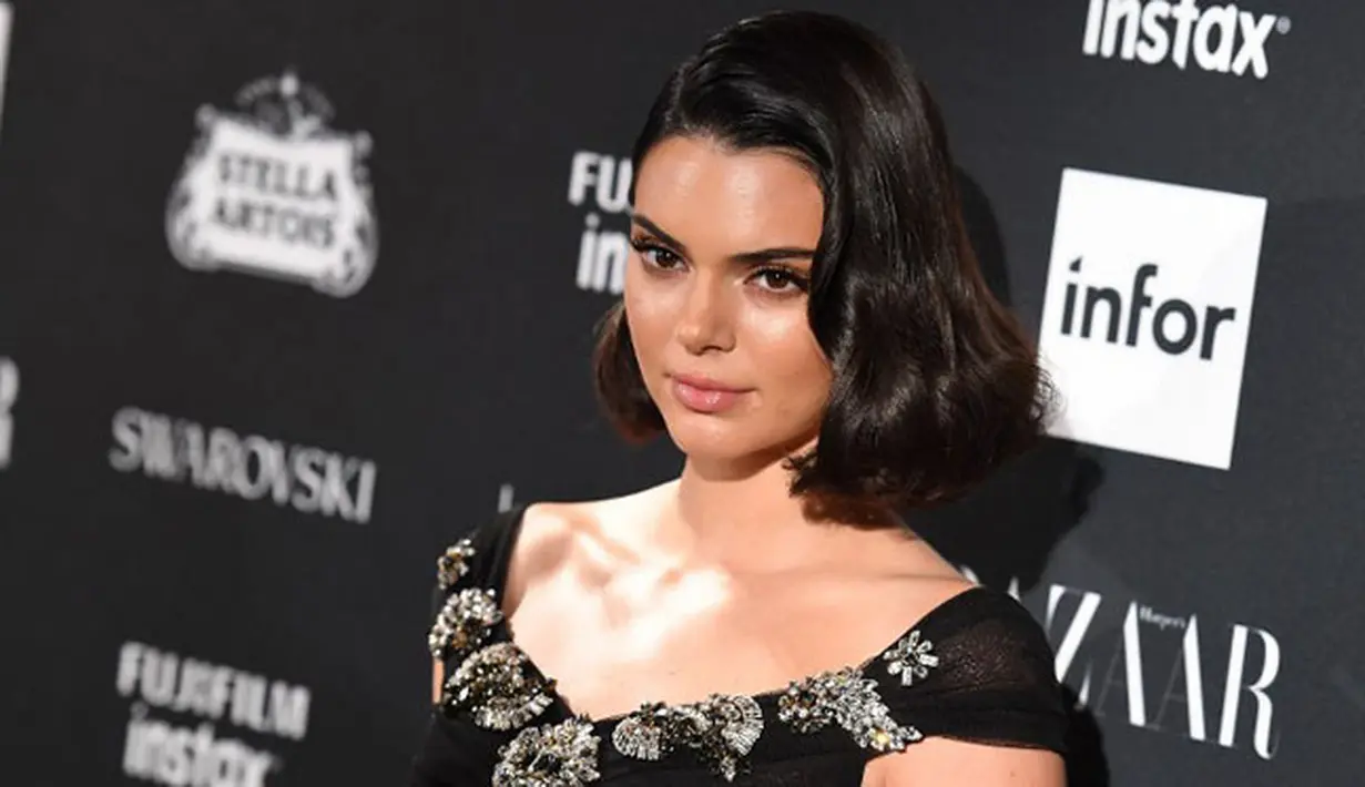 Setelah Kylie Jenner ramai dibicarakan soal kehamilannya, beberapa kabar menyusul anggota Kardashian yang lainnya. Seperti halnya Khloe Kardashian, Kourtney Kardashian dan Kendall Jenner yang ikut dikabarkan hamil. (AFP/Angela Weiss)