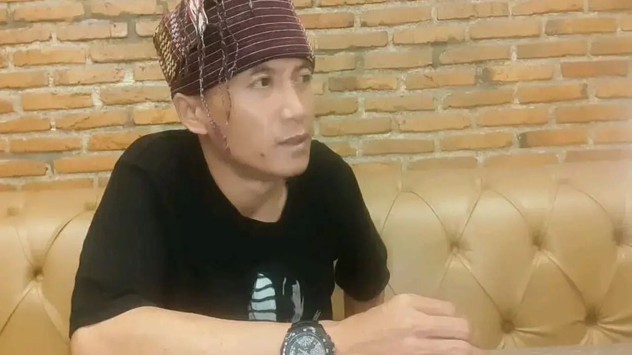 Fredi mengingatkan seluruh jemaat agar waspada terhadap manipulasi rohani yang dibalut dalam narasi sosial-politik. (Istimewa)