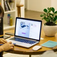 Ilustrasi sekolah online. Sumber foto: unsplash.com/Tran Mau Tri Tam.