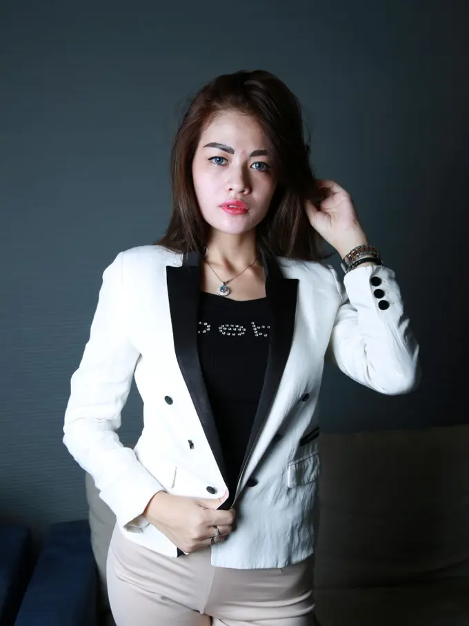 [Bintang] Hesty Klepek Klepek