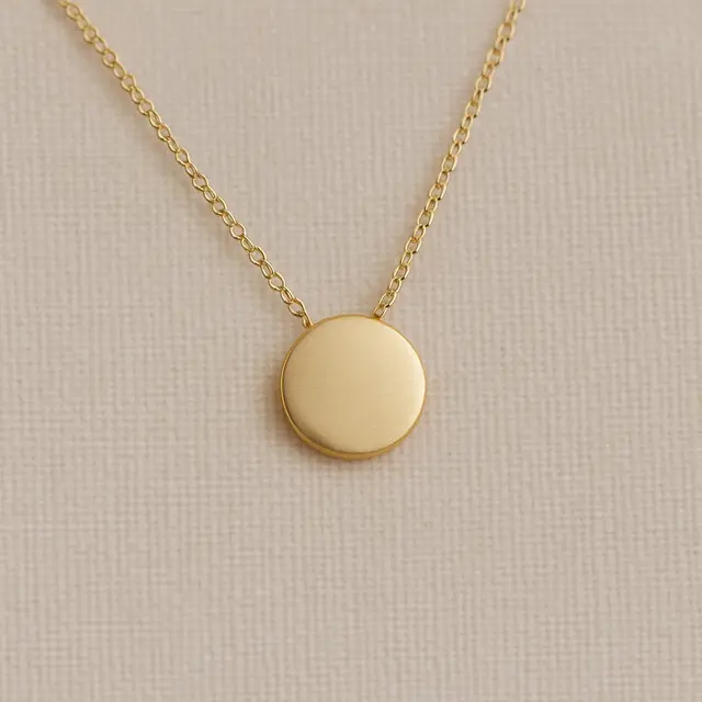 Model Kalung Liontin Bulat Kecil (Foto: ChatGPT)