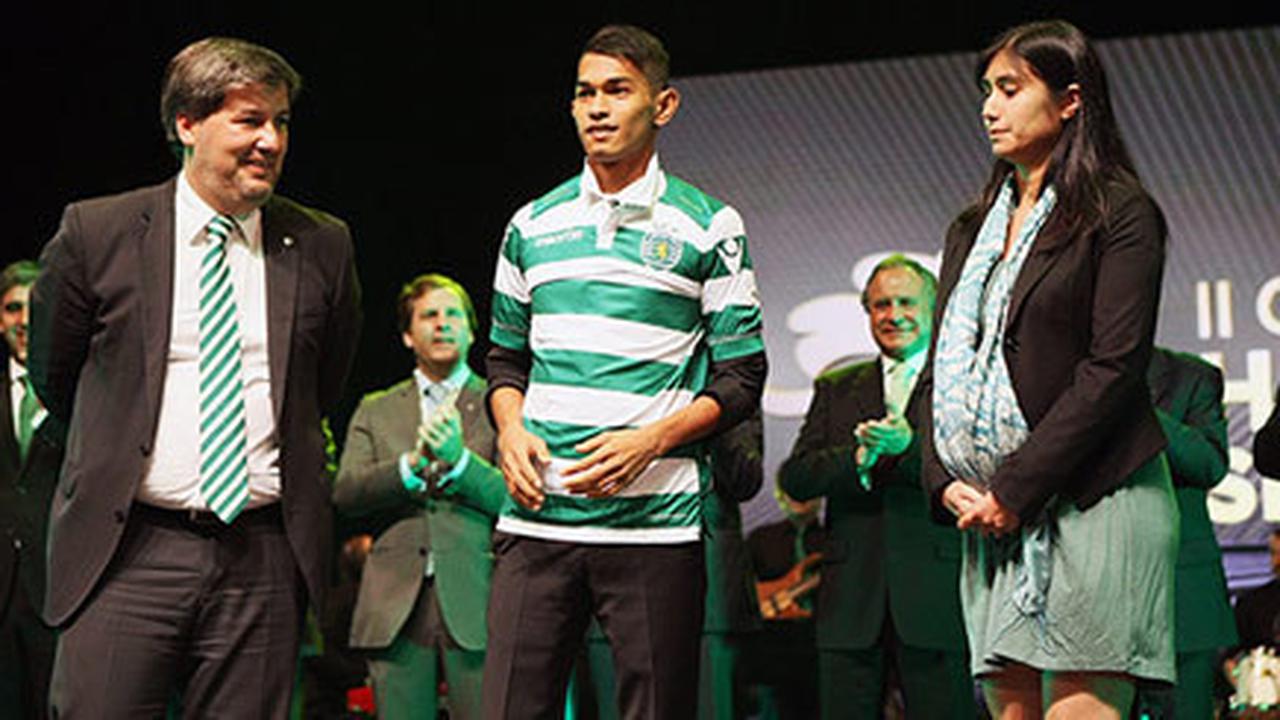 Martunis saat diperkenalkan Sporting