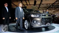 Mobil keluaran terbaru dari Chevrolet yang diperkenalkan pada GIIAS 2016 di ICE BSD City Serpong, Banten, Kamis (11/8). Chevrolet tipe all new captiva tersebut dipasarkan Rp 425 juta otr. (Liputan6.com/Helmi Fithriansyah)