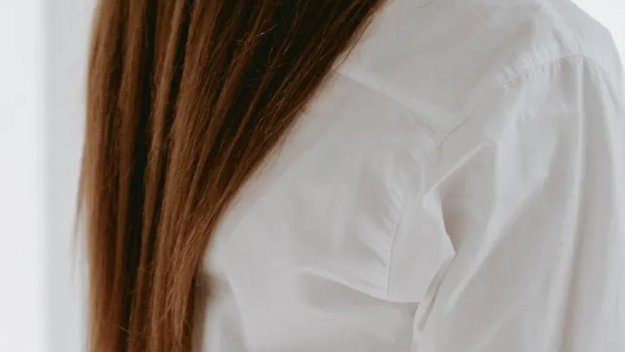 3. Bunga Sepatu Menjadikan Rambut Lembut dan Sehat