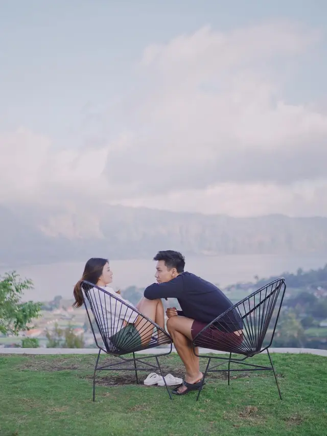 4 Tahun Menikah, Ini 6 Potret Romantis Fendy Chow dan Stella Cornelia