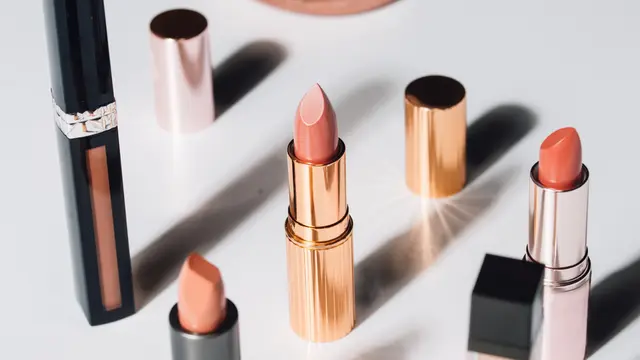 Intip Aturan Penggunaan Lipstik Nude, Biar Tampil Cantik Bebas Pucat