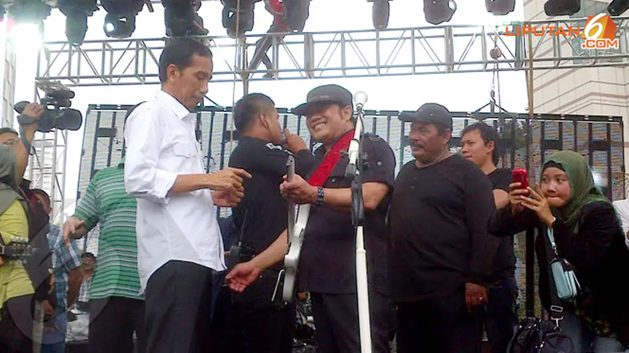 jokowi-cek-sound-131231b.jpg