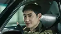 Lee Je Hoon di balik layar drakor Taxi Driver 2. (Instagram/ sbsdrama.official)