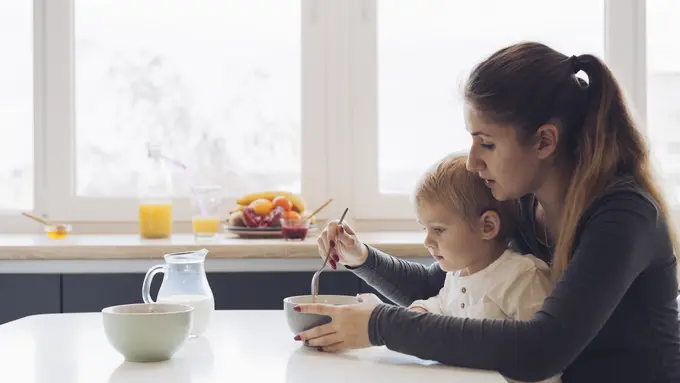 keluarga oktober bayi karnivora