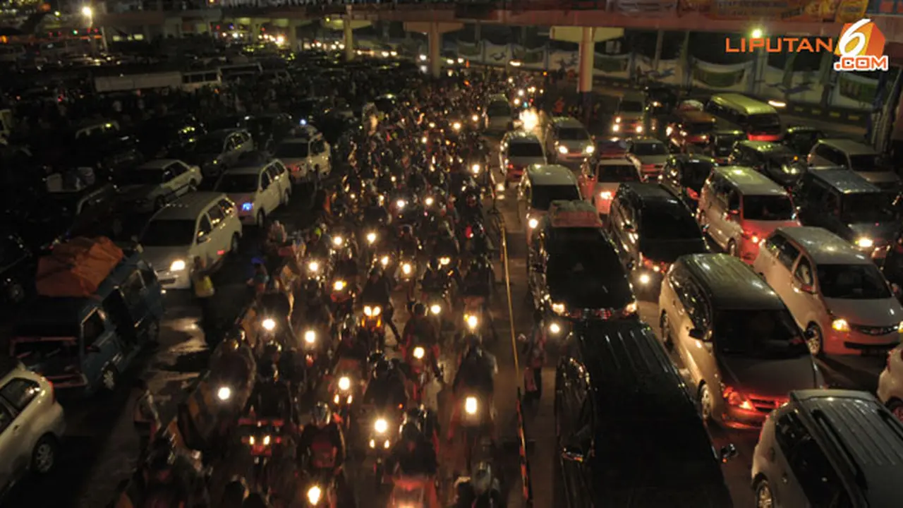 1foto-mudik-merak-130806a.jpg