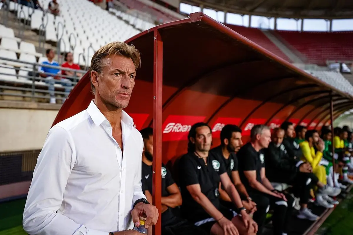 Legenda Kemeja Putih Milik Pelatih Herve Renard yang Bawa Keberuntungan Buat Tim Arab Saudi di Piala Dunia 2022