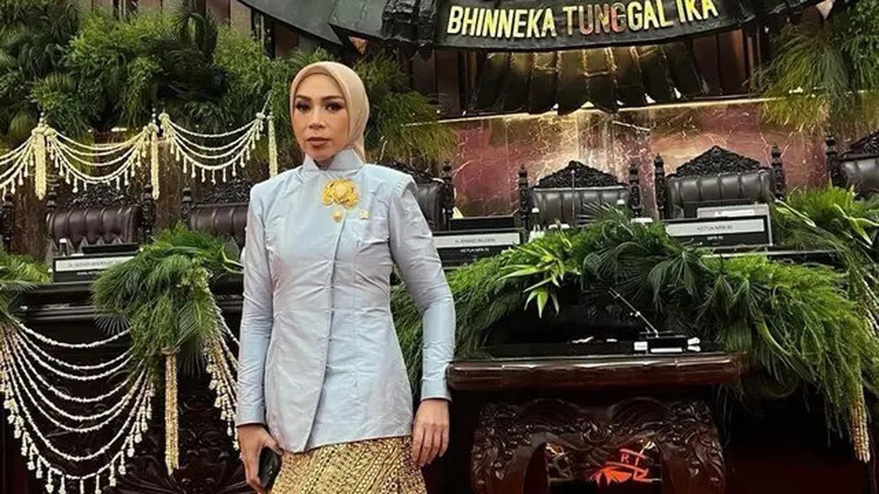 Reaksi Melly Goeslaw saat Tahu Agnez Mo Harus Bayar Denda Rp1,5 Miliar untuk Royalti Lagu 'Bilang Saja