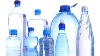 Botol AMDK. (depositphotos.com/belchonock)