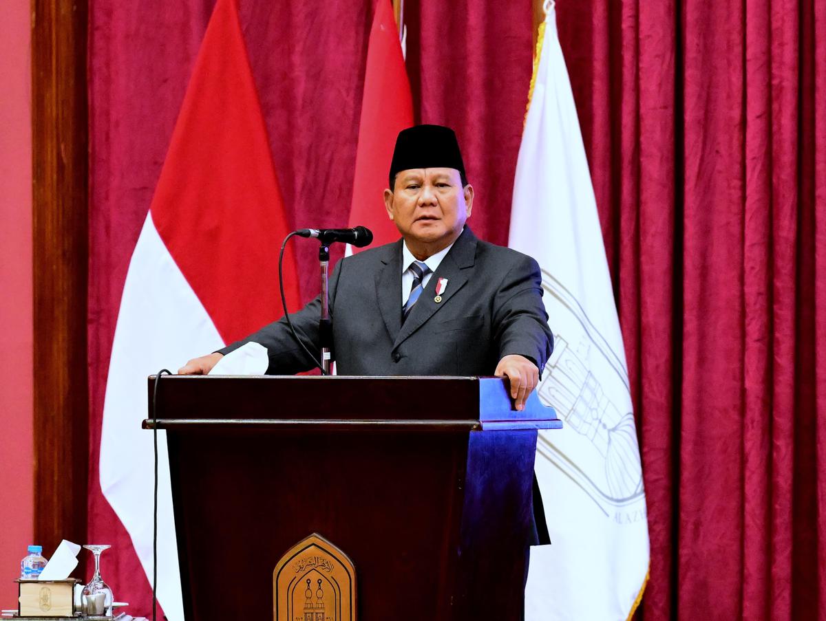 Prabowo Bertemu Mahasiswa Indonesia di Al-Azhar Mesir