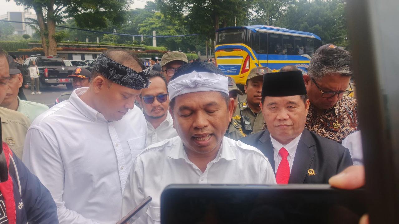 VIDEO: Emosi Menggebu-gebu Dedi Mulyadi "Ngaku Nasionalis Tapi Biarkan Hutan Dibabat, Anda Pembohong!"