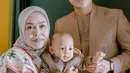 <p>Mama Redi juga terlihat sangat akrab dengan Rizky Billar. Oleh karena itu, Baby Leslar terlihat bahagia dikelilingi oleh orang-orang tersayang. (Foto: instagram.com/mamah_kejora)</p>