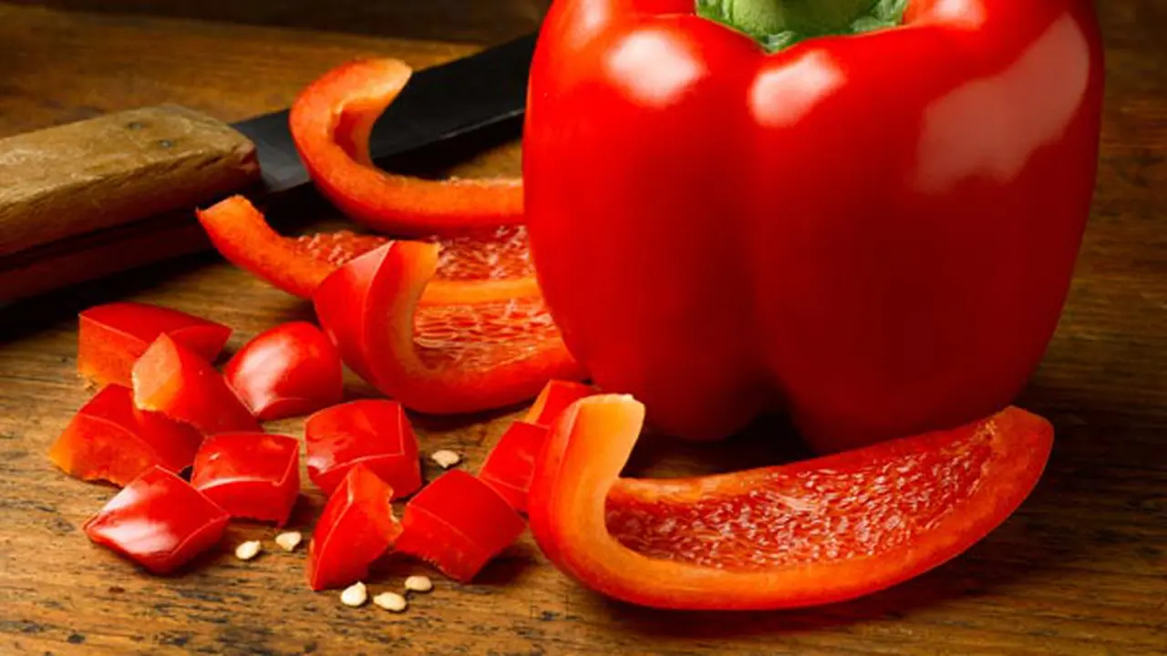 Cegah Penyakit Jantung, Konsumsi Buah dan Sayuran Warna Merah