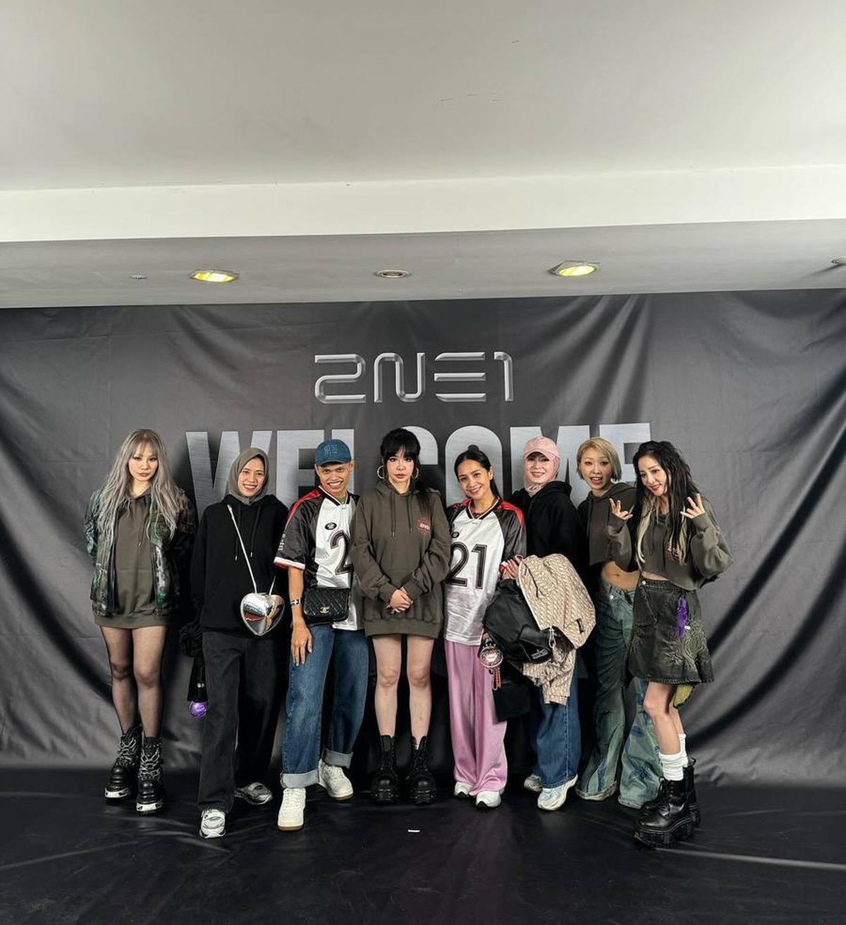 Potret Nagita Slavina dan Ayana Moon Nonton Konser 2NE1, Diundang YG Entertainment - Dapat Akses Backstage