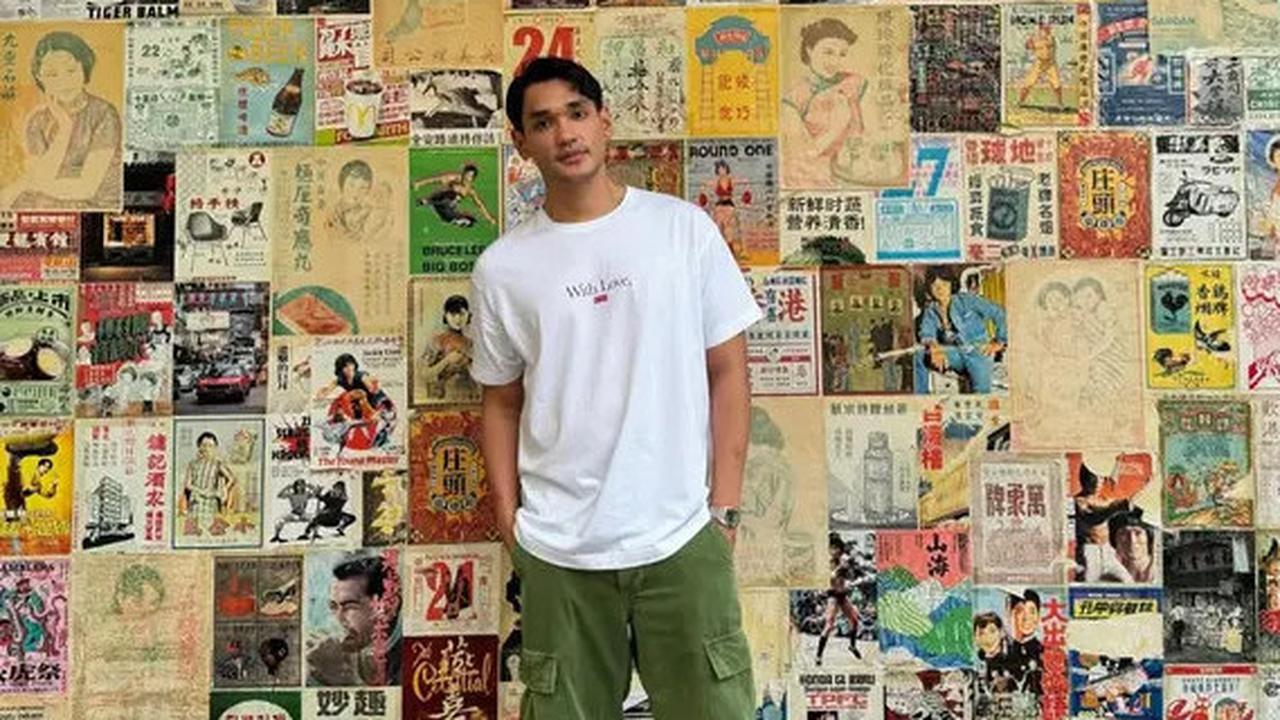 7 Gaya Afgan Pakai Kaos Putih yang Bikin Tampil Ganteng Maksimal, Bisa Jadi Referensi Outfit Harian