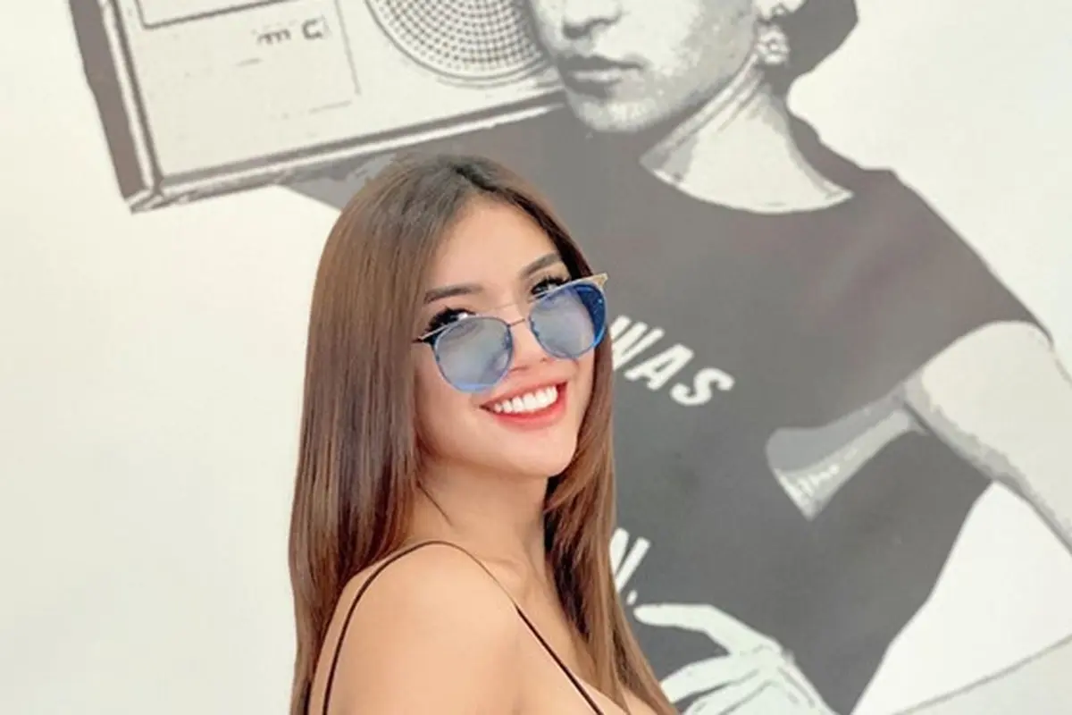 6 Potret Millen Cyrus Pamer Perut Buncit, Sebut Dirinya Hamil 2 Bulan