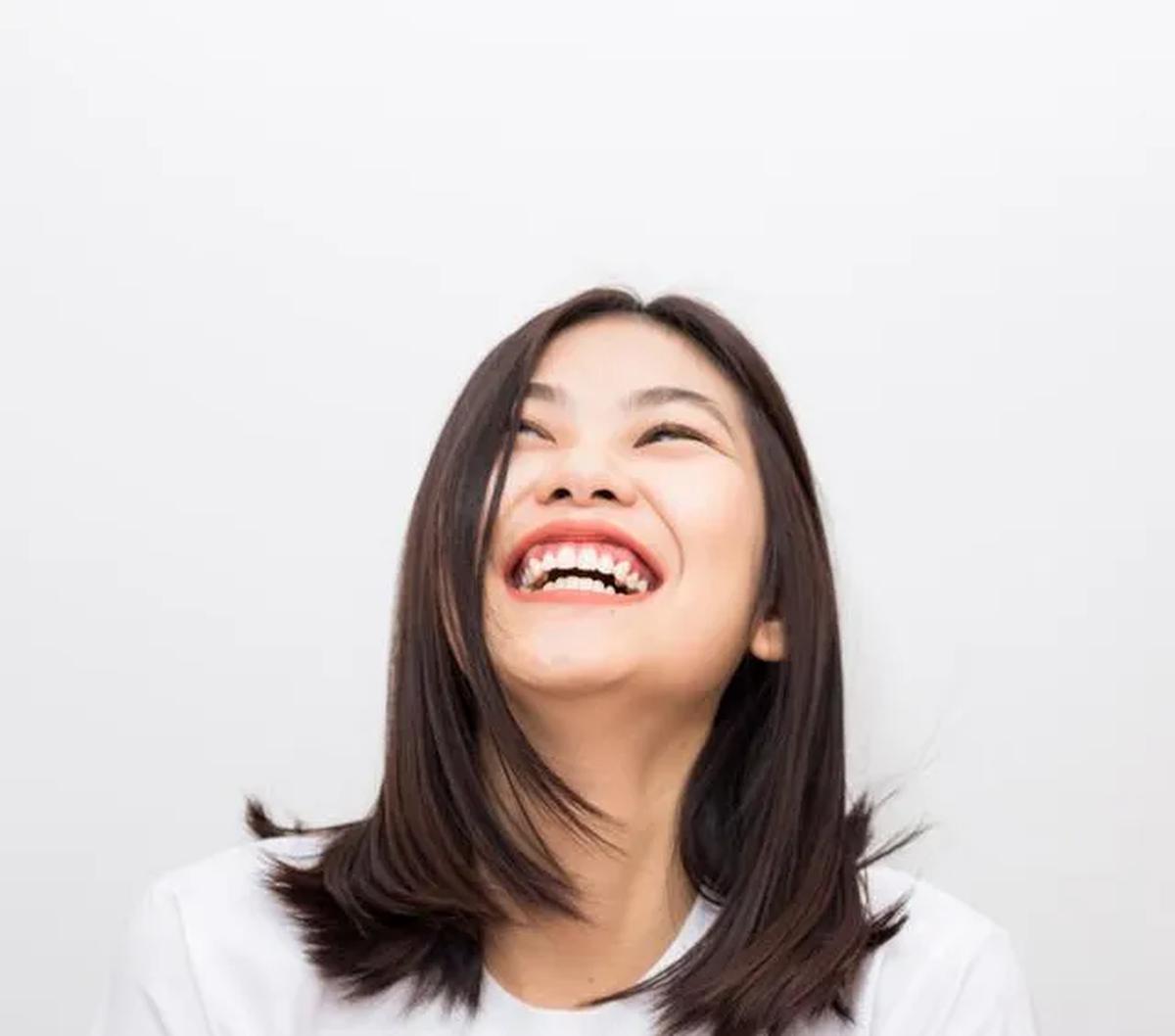 Jika humor cukup moncer dalam berkarir, mengapa ini tidak dilakukan pekerja?