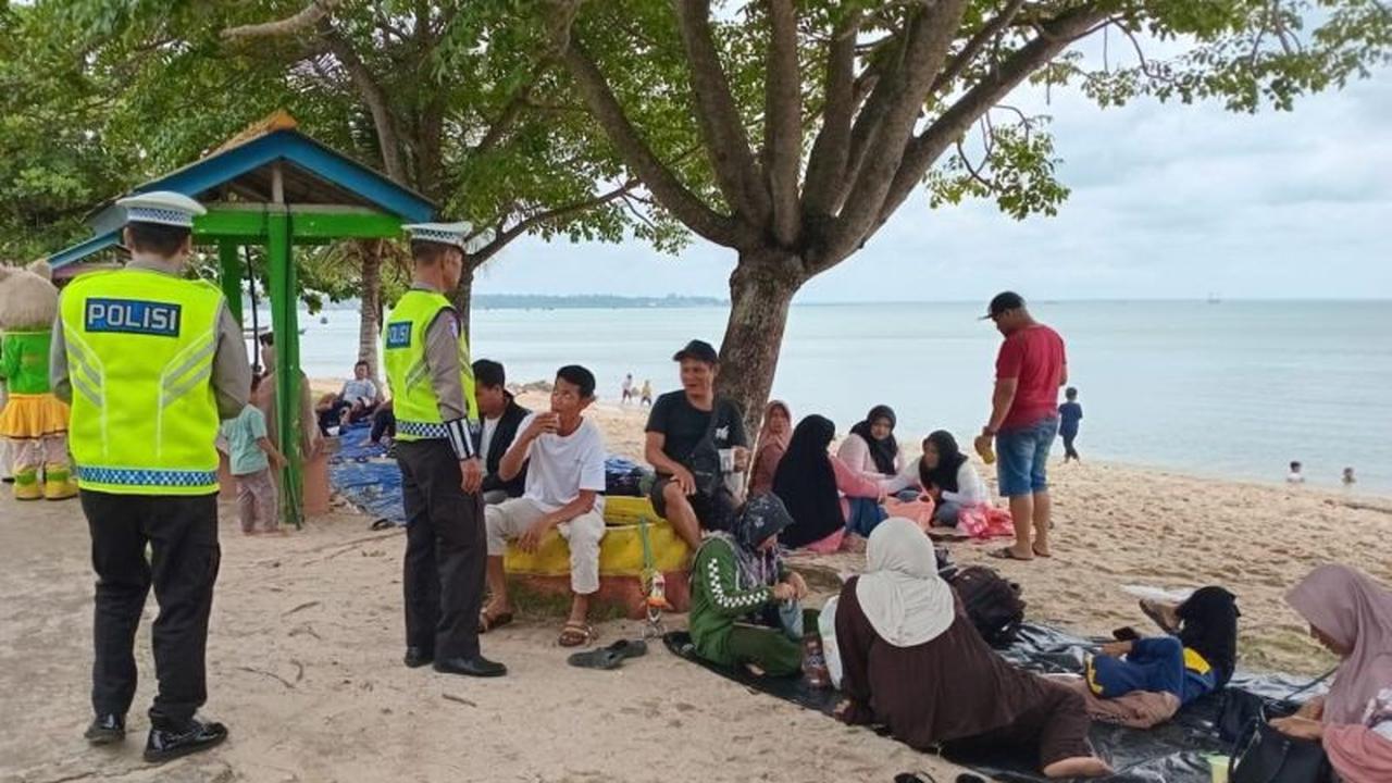 Polres Bangka Barat Perketat Pengamanan Objek Wisata di Tengah Cuaca Ekstrem