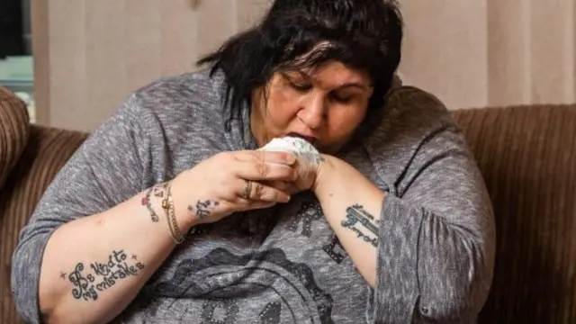 makan bedak bayi