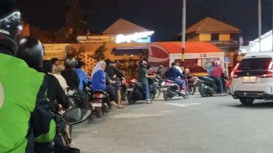Cerita Warga Medan Antre Berjam-jam Demi Pertalite