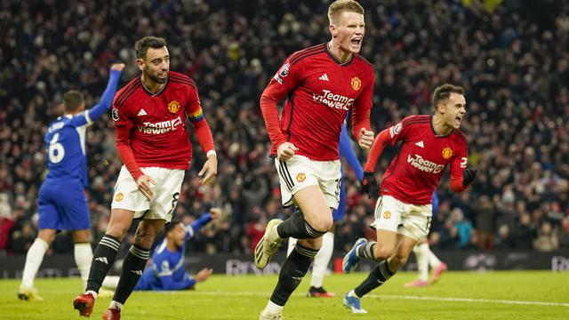 Selebrasi pemain MU Scott McTominay saat menjebol gawang Chelsea