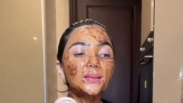 Rahasia Glowing Ashanty di Usia 42 Tahun dengan masker kopi. [@ashanty_ash]