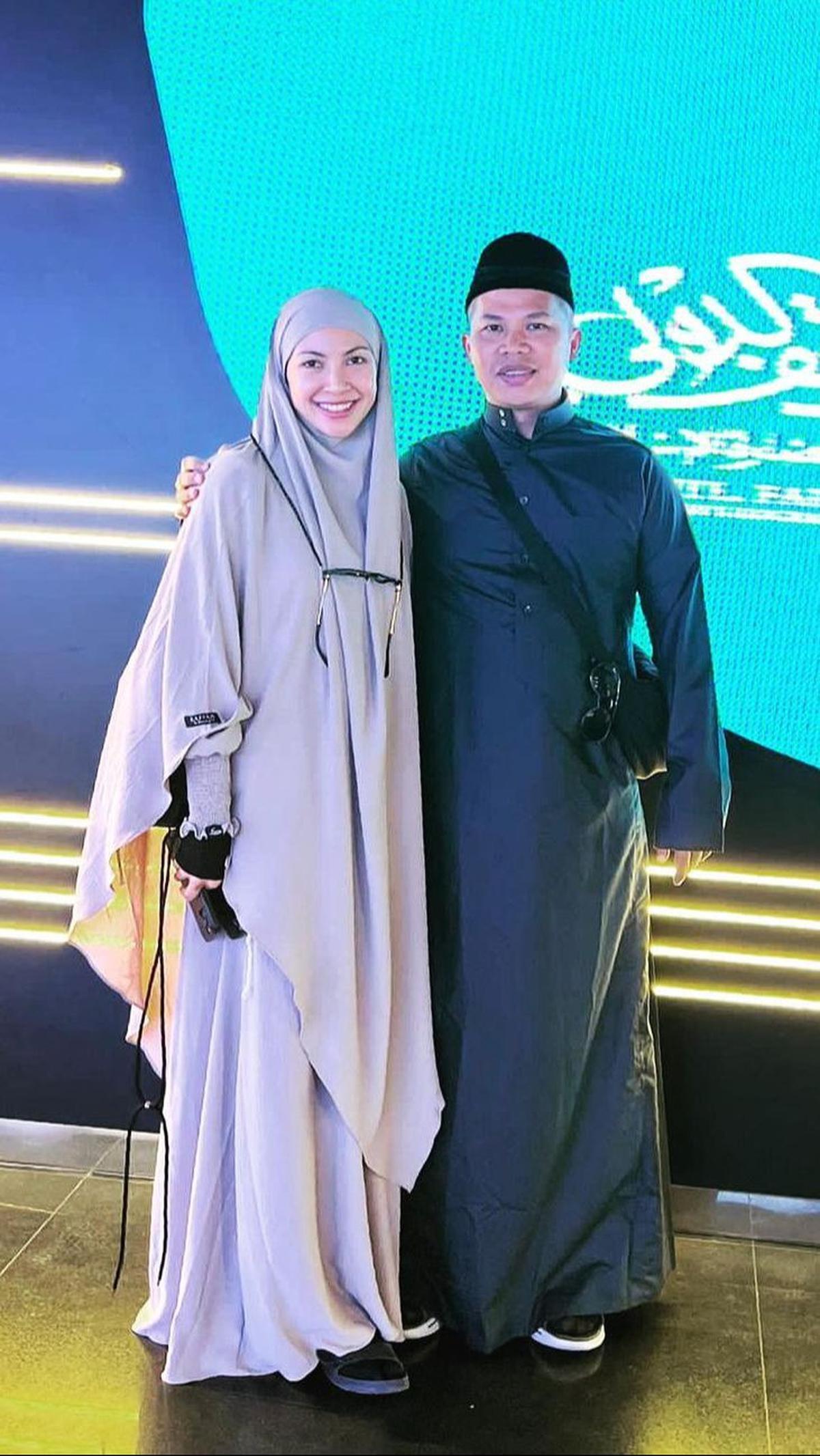 Ratna Galih termasuk ke dalam jajaran artis yang dinikahi oleh pengusaha tambang. Ratna dinikahi Sawkani pada 2012.