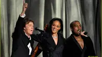 Rihanna, Kanye, &amp; Paul McCartney Debut Perdana di Grammy Awards 