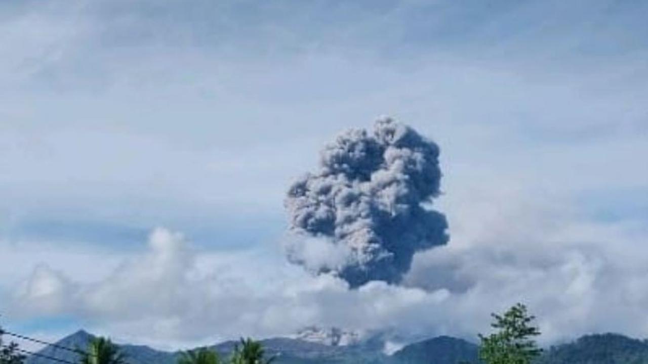 Erupsi Gunung Dukono: Semburkan Abu Vulkanik 1.600 Meter, Status Waspada