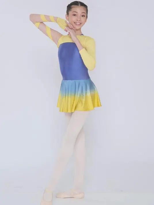Nada merupakan seorang Balerina yang menjadi peserta Indonesia Mencari Bakat (IMB) 2021.  Remaja 12 tahun itu sempat bercerita bahwa ibunya bekerja keras untuk membiayai sekolah baletnya yang cukup mahal. (Instagram/nada_tarina_putri).