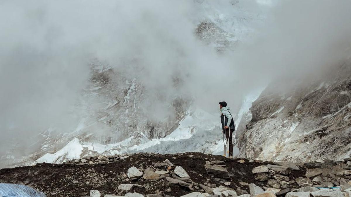 Tips Persiapan Naik Gunung bagi Penyandang Disabilitas dari Pendaki Difabel Anggi Wahyuda