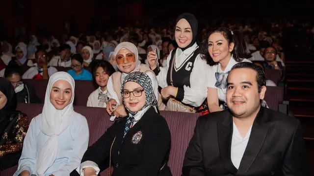 Sederet artis papan atas nonton konser Melly Goeslaw di Malaysia (Foto: Instagram ctdk)