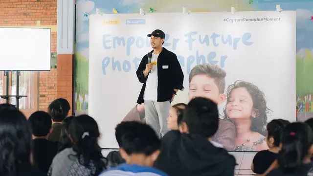 Realme Bersama SOS Children’s Villages membekali anak muda melalui Workshop Fotografi “Empower Future Photographer." (Realme Indonesia)