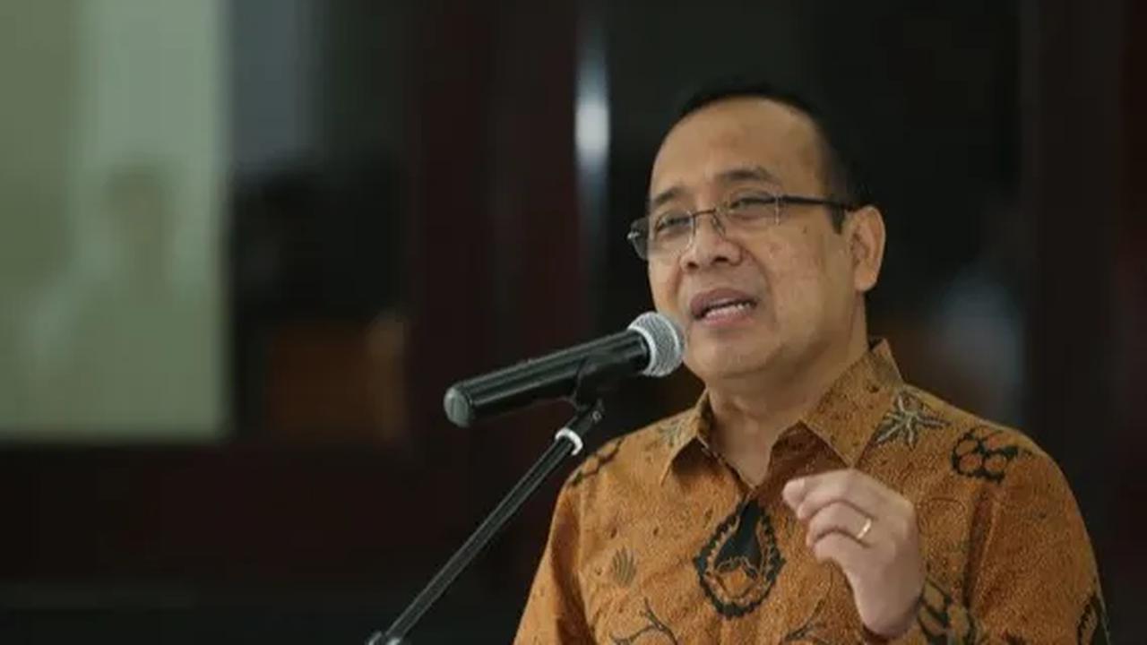 Pratikno yang ikut mendampingi Jokowi menegaskan topik pembicaraan dalam pertemuan itu hanya membahas politik yang ringan sehingga tidak ada yang perlu dikhawatirkan.<br>