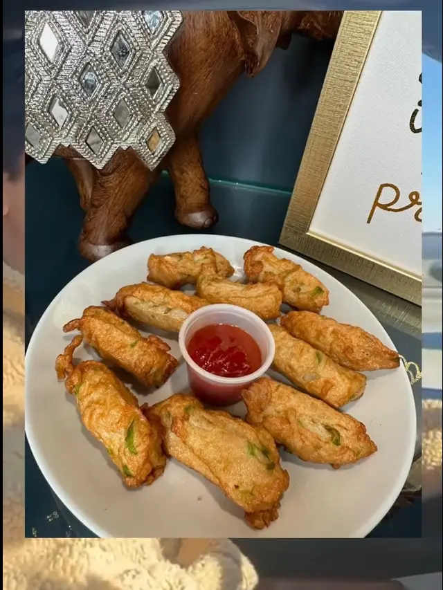 Nino Kuya jualan gorengan