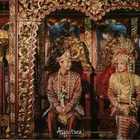 Tidak lama lagi, Raditya Dika dan Anissa Aziza akan meresmikan hubungannya. Seperti banyak calon pengantin lakukan, pasangan ini juga melakukan foto prewedding. (Instagram/raditya_dika)