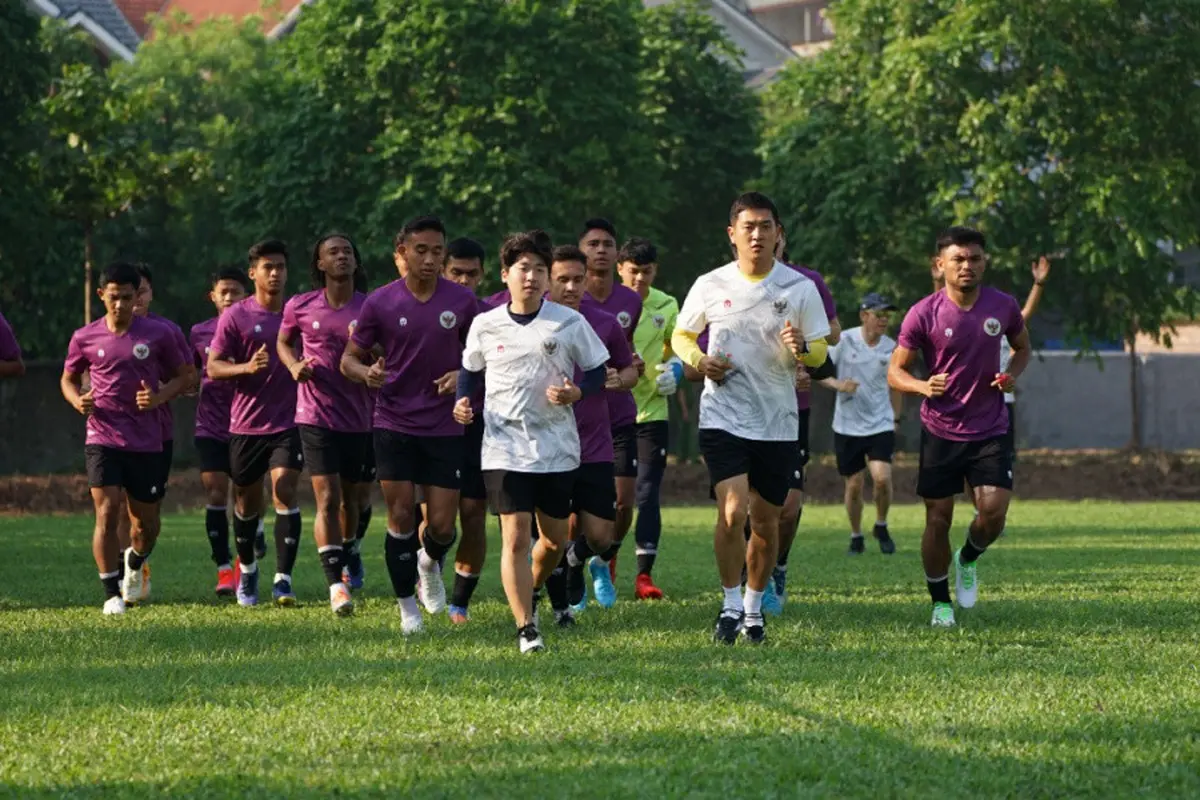 Timnas Indonesia U-23 latihan di Vietnam. (PSSI).