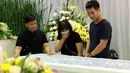 Johanes Abraham Onsu ayah Ruben Onsu dan Jordi Onsu meninggal dunia dalam usia 74 tahun. Enam hari menjalani perawatan batuk kronis dan tifus. Hingga akhirnya menghembuskan napas terakhirnya Minggu (29/1) sekitar pukul 21.10 WIB.(Deki Prayoga/Bintang.com)