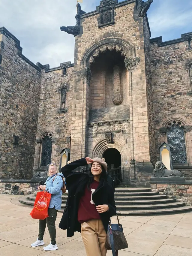 Maudy Ayunda dan Liburan di Inggris