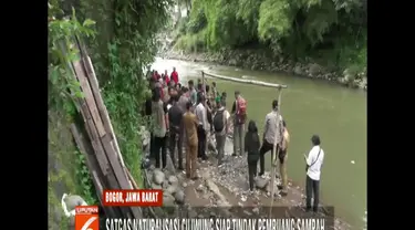 Anggota Satgas yang terdiri dari personel TNI dan aparat sipil ditugaskan melakukan patroli di sepanjang aliran sungai.